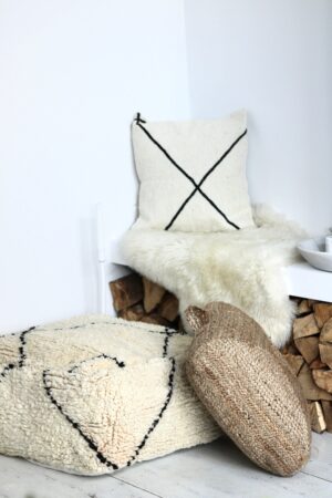 Handwoven- Beni Ouarain Kilim Pouf – 100% Wool and Cotton – Black&White