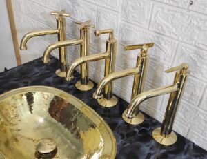 Antique Brass Single Hole Bathroom Faucet – L-Shape Spout Faucet with Single Handle – Vintage Style Faucets