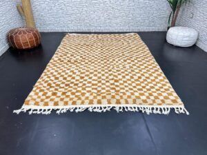 Handmade Beige and White Checkered Rug – Authentic Moroccan Berber Craftsmanship